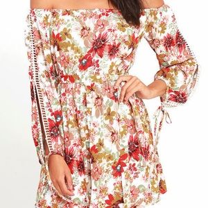 Lulu’s red floral print shoulder dress. Size XS. NWT!